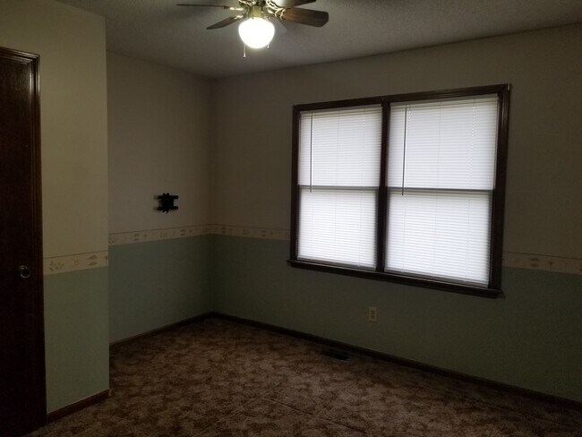 Building Photo - 103 Brookridge Dr