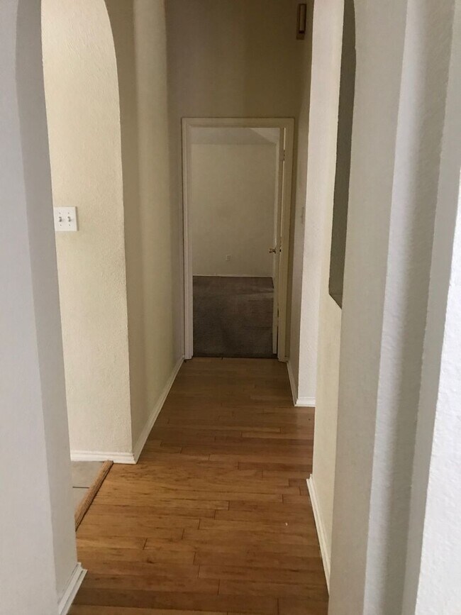 Building Photo - 6200 Bowin Dr