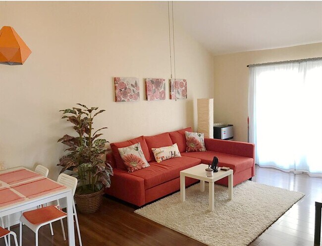 Foto del edificio - 8055 Cambridge St