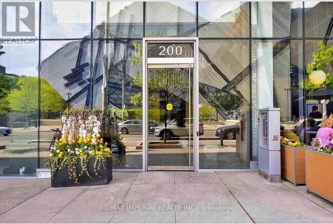 Building Photo - 200-2200 Bloor St W