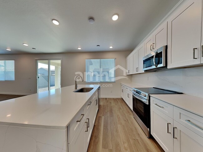 Building Photo - 9730 W Luxton Ln