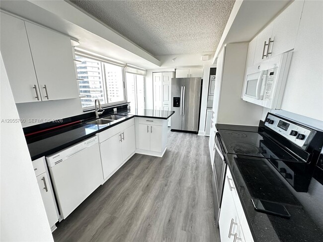 Foto del edificio - 3411 Indian Creek Dr