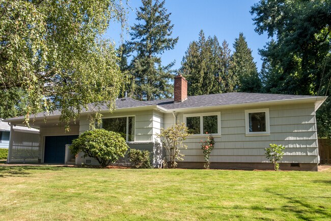 Building Photo - 7260 SW 82nd Ave