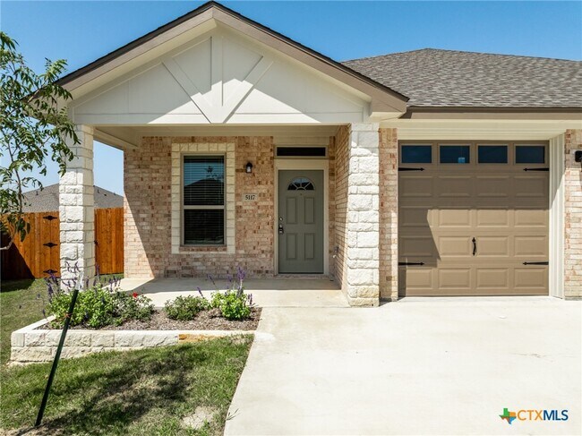 Building Photo - 5117 Rose Petal Ct