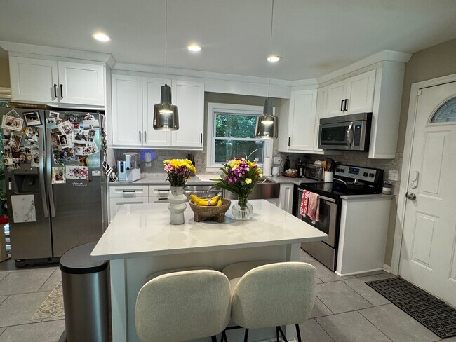 Foto del edificio - 2332 Tanglewood Cir NE