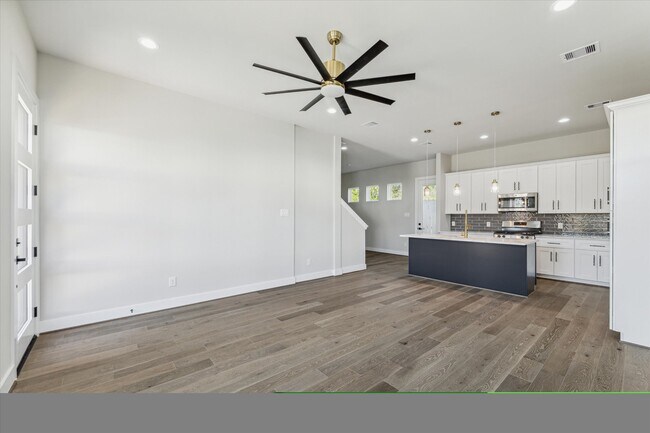 Building Photo - 5817 Mansfield Heights Ln