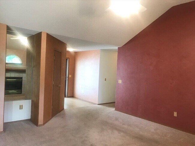 Foto del edificio - 3085 W Darby St