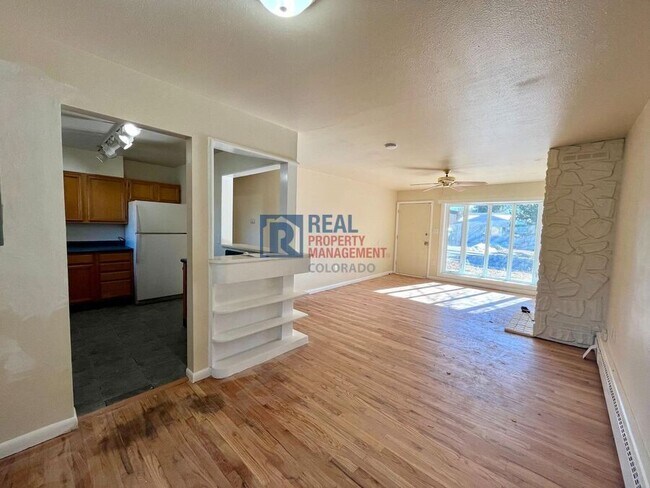 Building Photo - 310 Elmwood Dr
