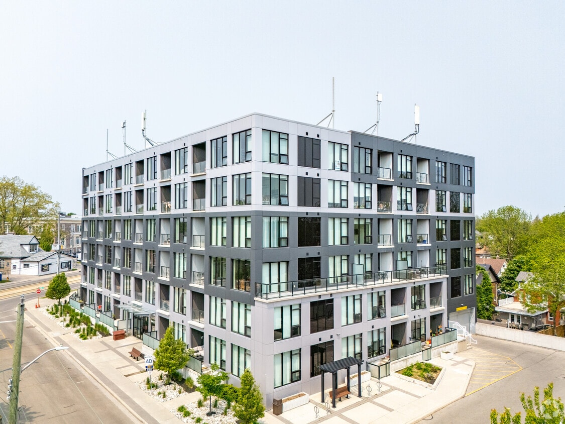 Primary Photo - Midtown Lofts
