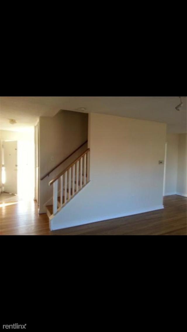 Building Photo - 143 Woodbridge Rd