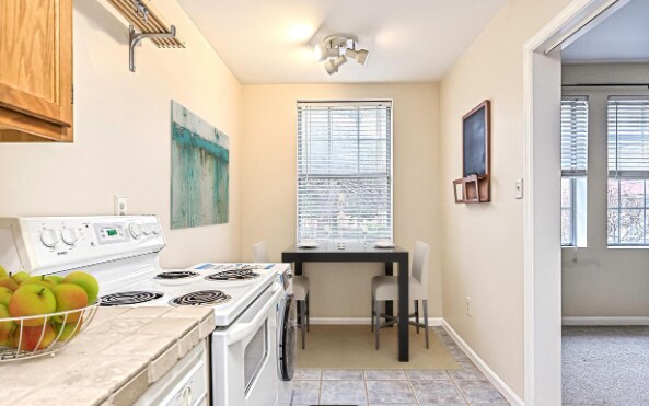 Foto del edificio - 1719 N Troy St