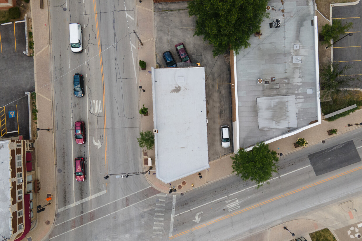 Aerial Photo - 1-9 N Main St