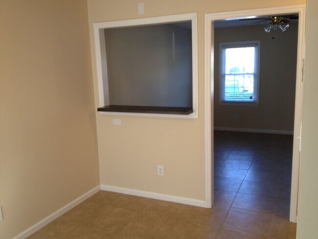 Building Photo - Haymont Area -2 Bedroom Town home for rent! Available 5/1/2026