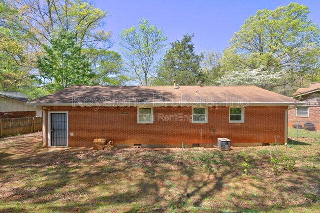 Foto del edificio - 1061 Cone Rd