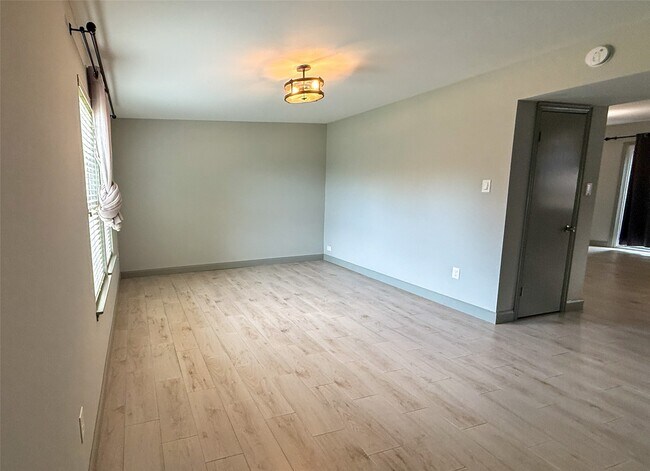 Building Photo - 2226 Triway Ln