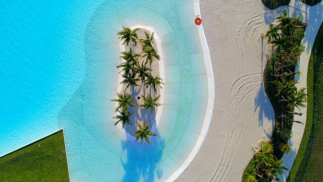 White-sand beaches, sparkling waters, and tropical landscapes create an everyday escape. - SoLé Mia Rentals Apartments