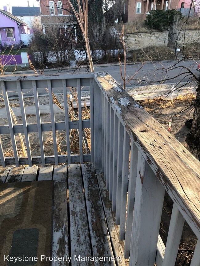 Foto del edificio - 321 E 2nd St