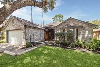 Building Photo - 16330 Leamington Ln