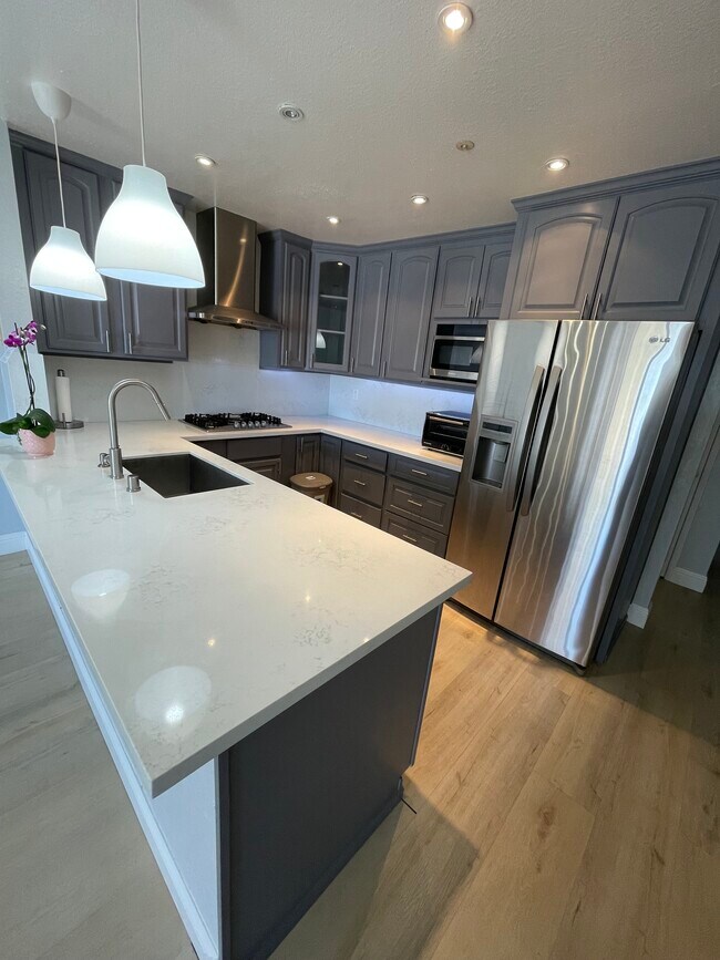Foto del edificio - 1310 Ridge Ct