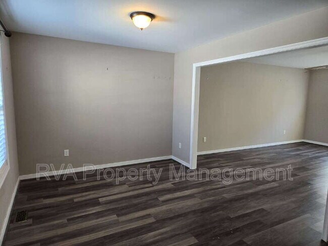 Building Photo - 6007 Sailors Creek Dr