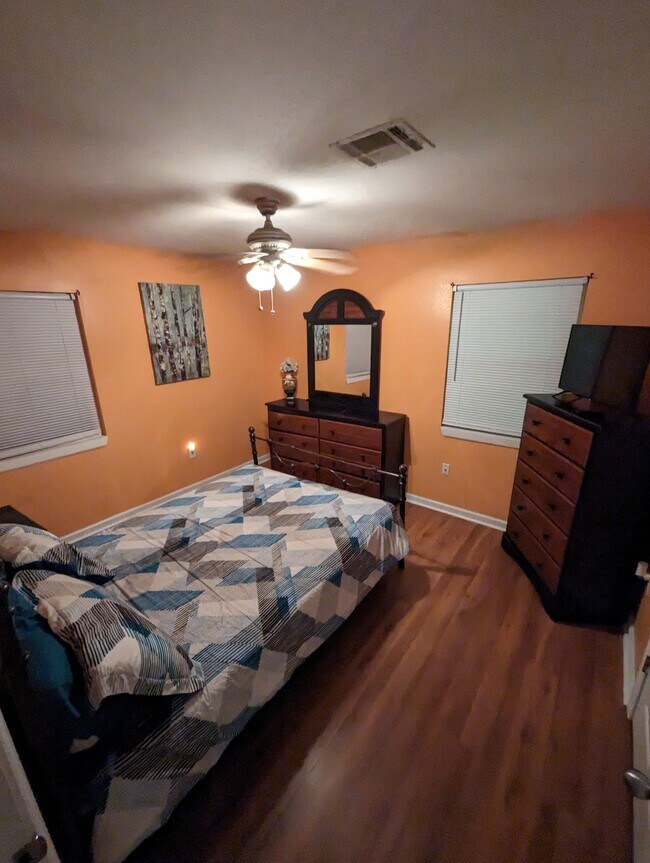 Foto del edificio - 6335 Franklin Ave