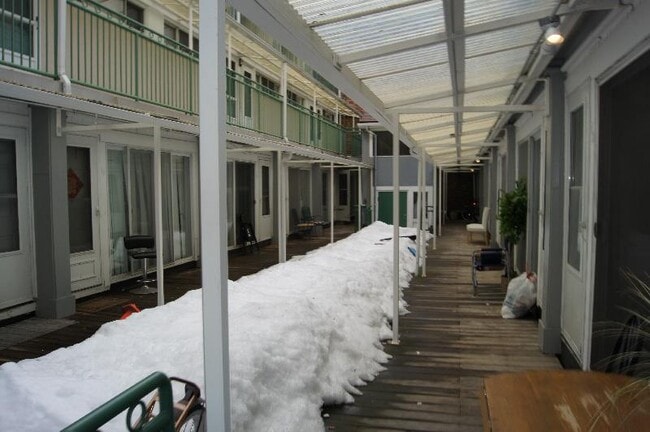 Building Photo - 49 Symphony Rd