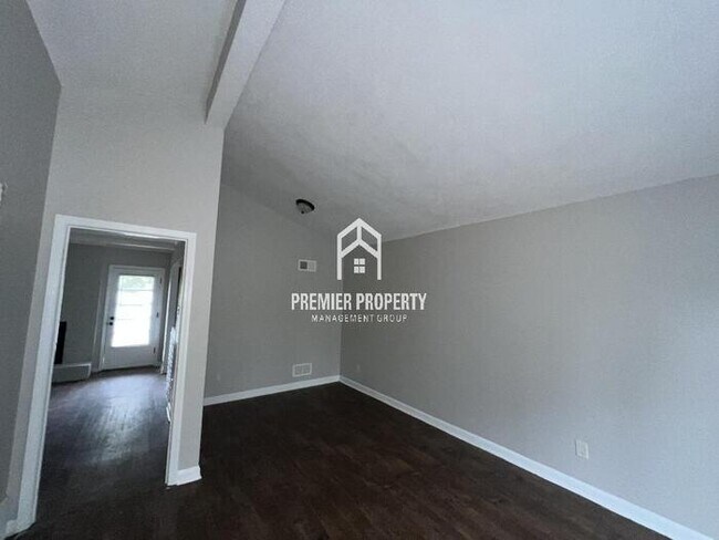 Foto del edificio - 2466 Dalebrook Cove