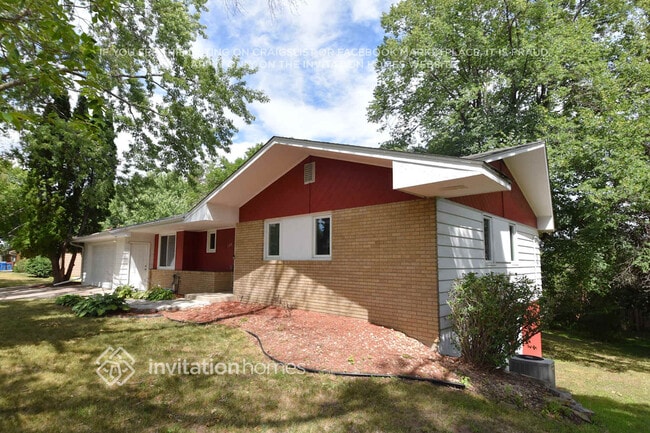 Building Photo - 2300 Winfield Ave