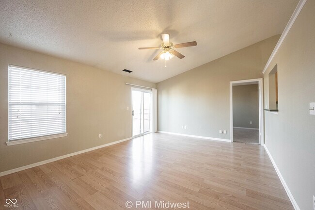 Building Photo - 1406 Blue Grass Pkwy