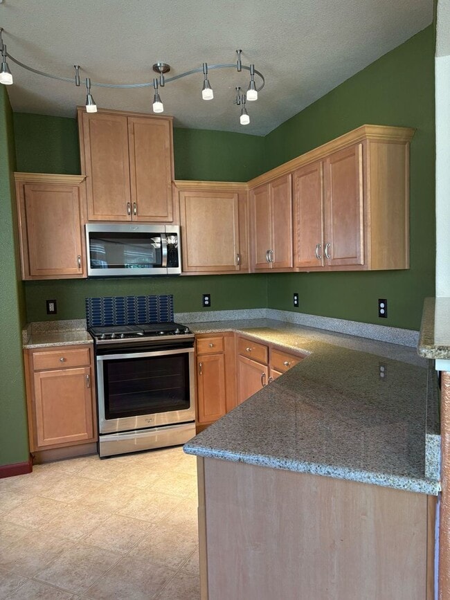 Building Photo - Modern Comfort in West Sacramento – 2 Bed,...