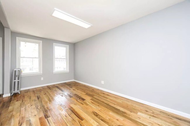 Building Photo - 1235 Manor Ave