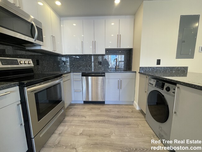 Foto del edificio - 1028a Commonwealth Ave