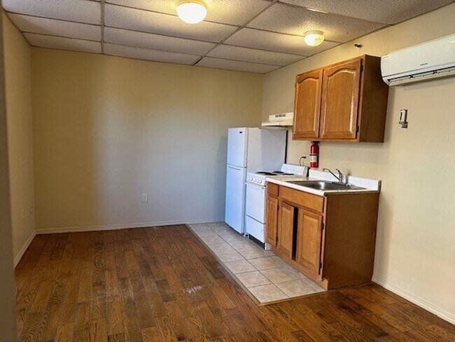 Foto del edificio - Efficiency 3rd Floor For Rent In Harrisbur...