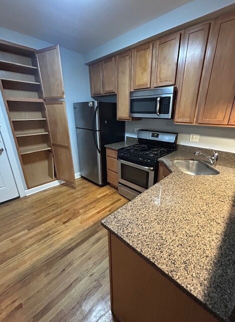 Foto del edificio - 2340 W Granville Ave