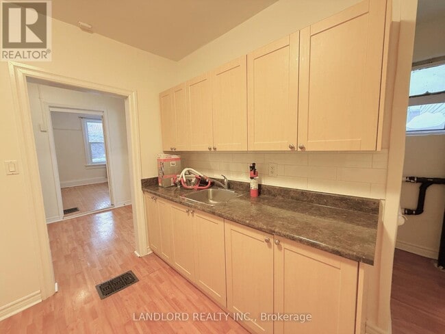 Photo du bâtiment - 1 Clinton St