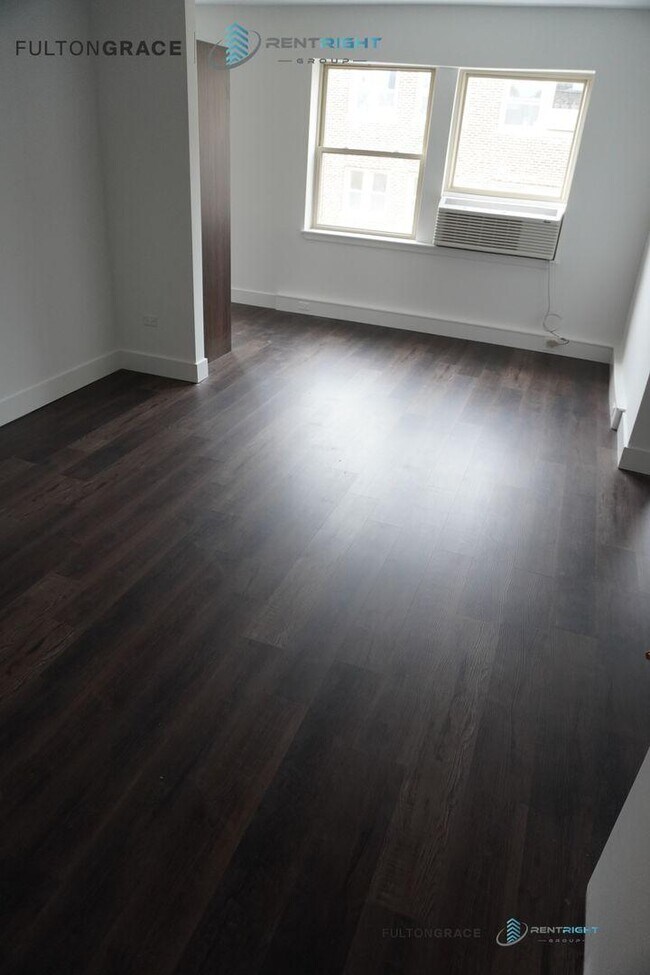 Building Photo - 1553 W Hollywood Ave