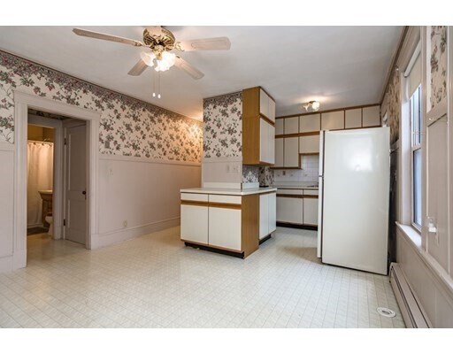 Building Photo - 21 E Brook Pl