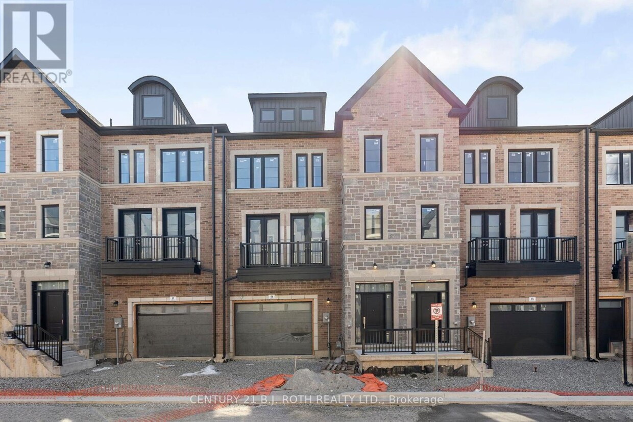 Primary Photo - 260-260 Eagle St