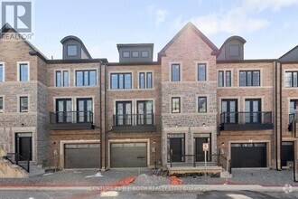 Building Photo - 260-260 Eagle St
