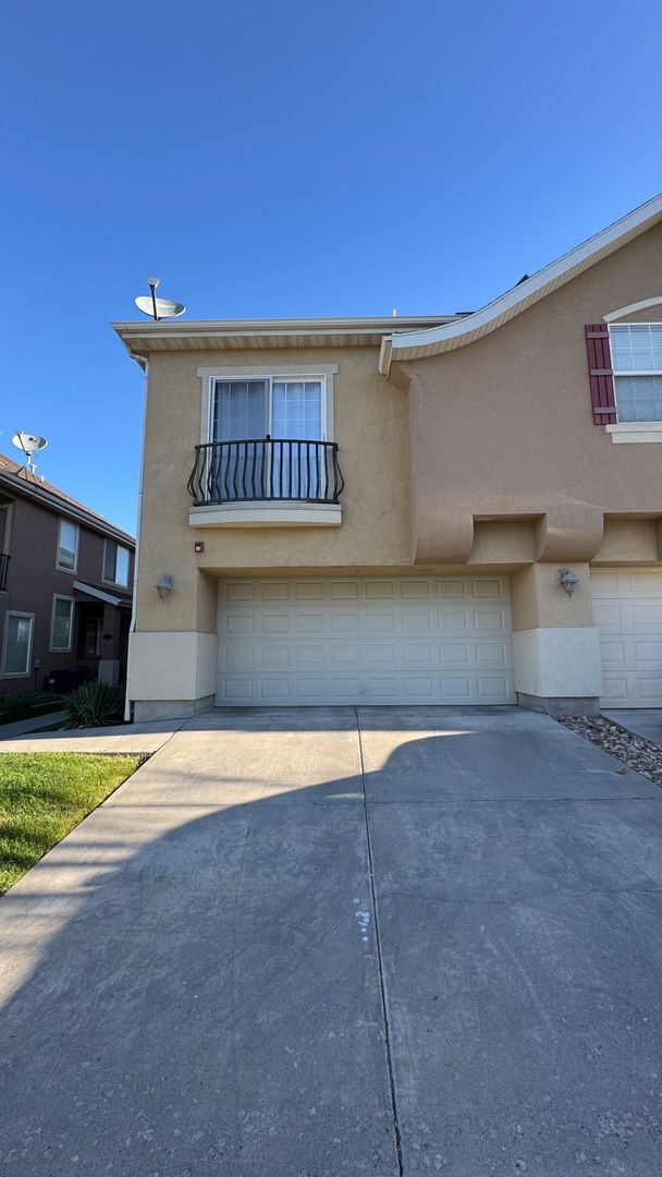 Building Photo - 3 bedroom 2.5 bath In Lehi!