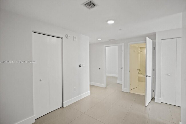 Foto del edificio - 16385 Biscayne Blvd
