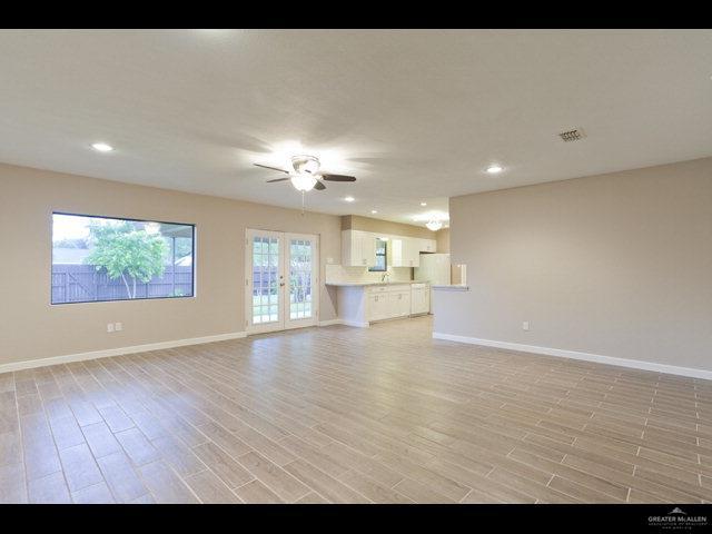 Foto del edificio - 16 Fern Ave W