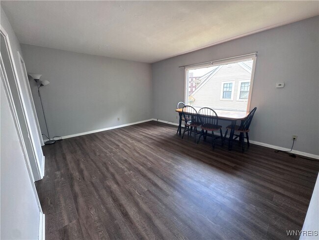 Foto del edificio - 2140 Kenmore Ave