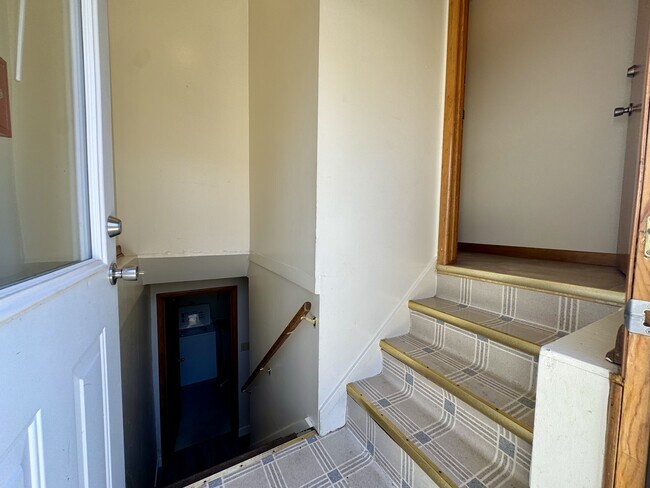 Foto del edificio - 2220 E Ave A
