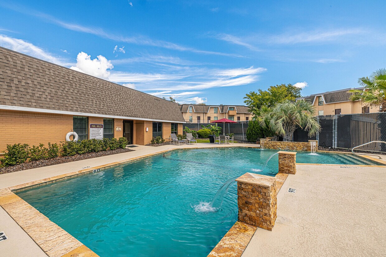 030_ParqueSorrento_ExtAm_XS - The Park at Sorrento - Texas