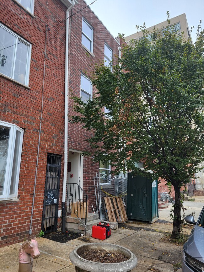 Building Photo - 1435 N 5th St