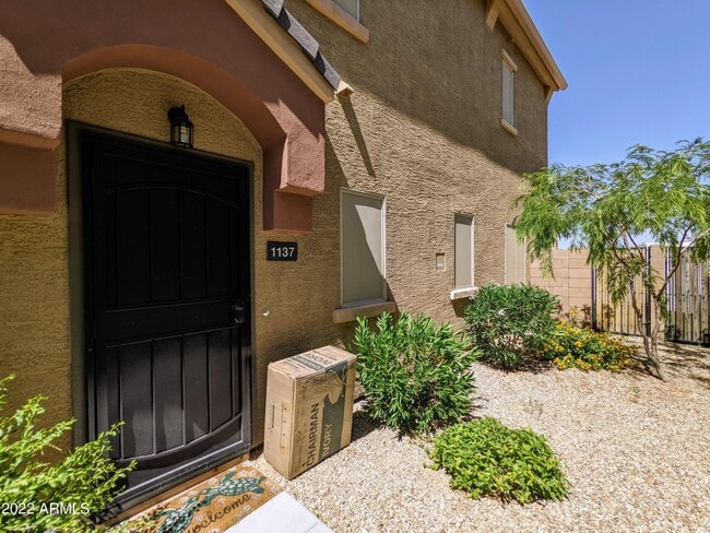 Foto del edificio - 2150 W Alameda Rd