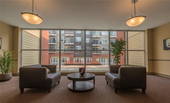 Foto del edificio - Heart of Downtown Bellingham! Great location with Water View!