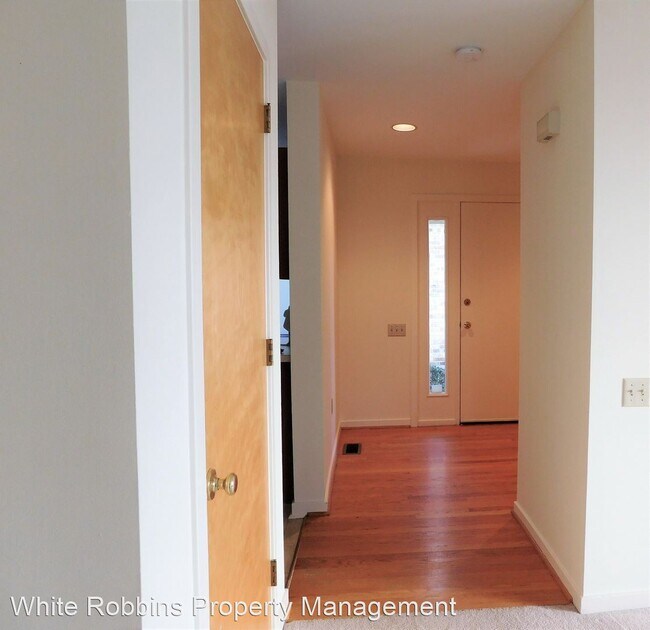 Building Photo - 3 br, 2.5 bath House - 8 Steeplechase Road