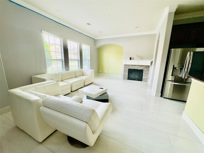 Building Photo - 14535 San Pietro Dr